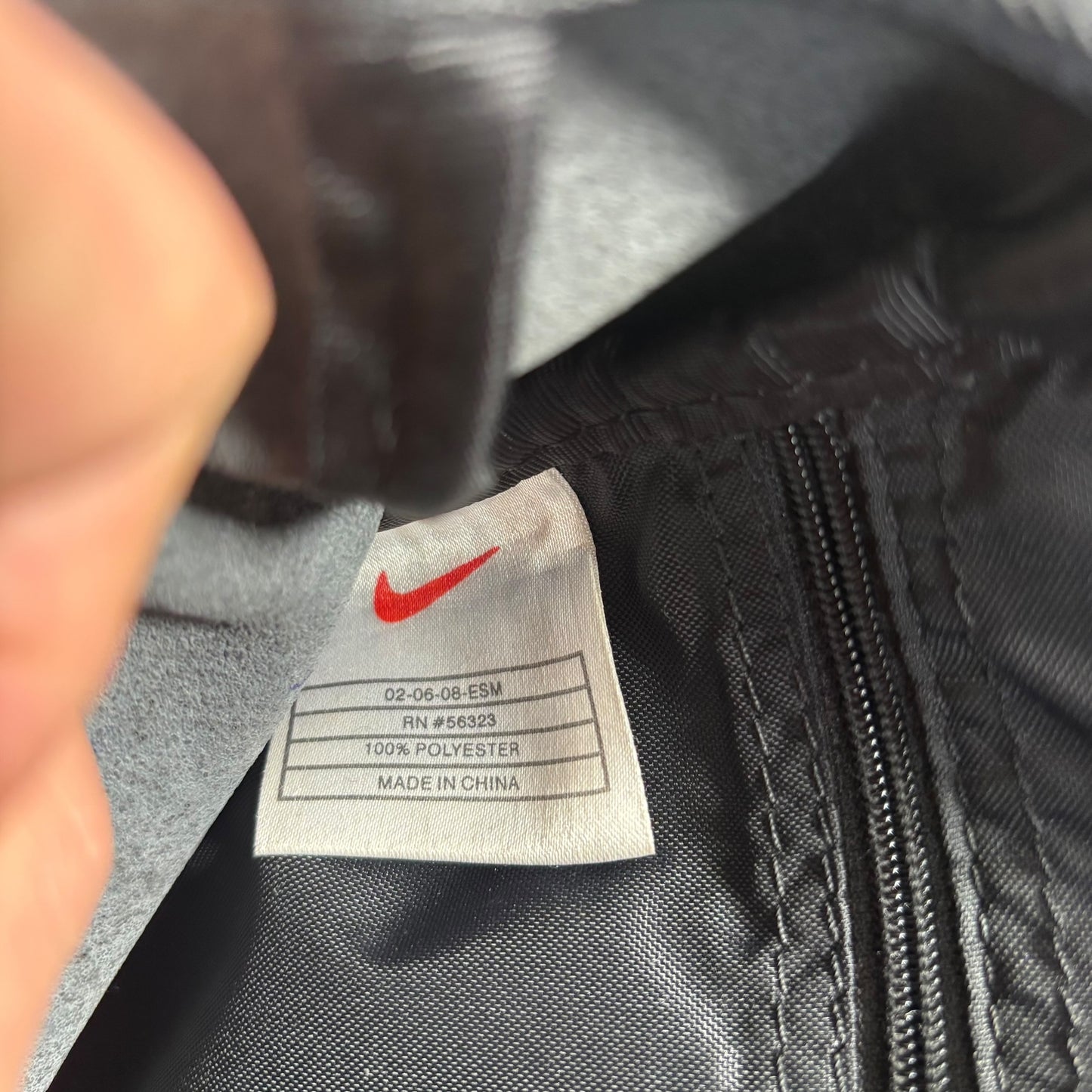 Nike embroidered messenger bag (S)