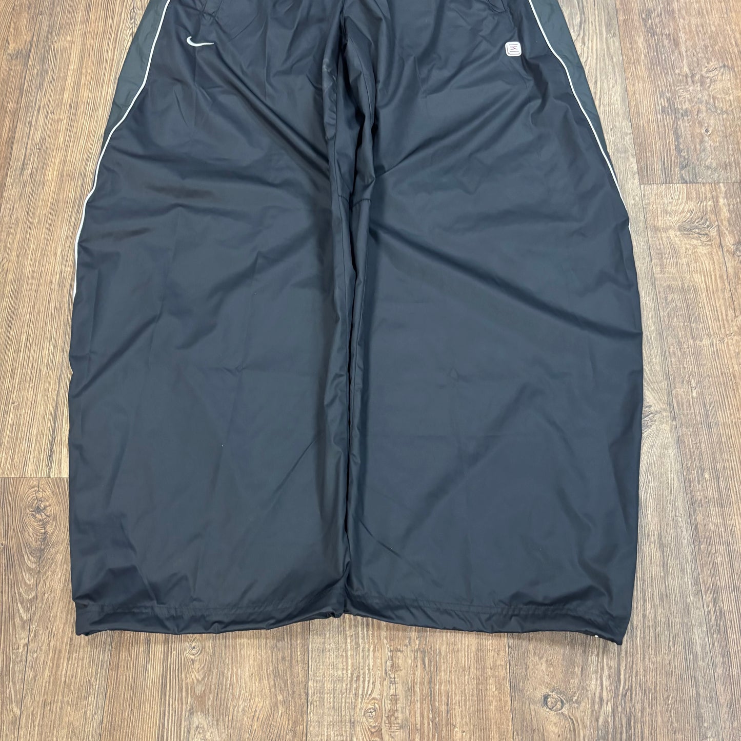 Women’s Nike air max shox track pants black