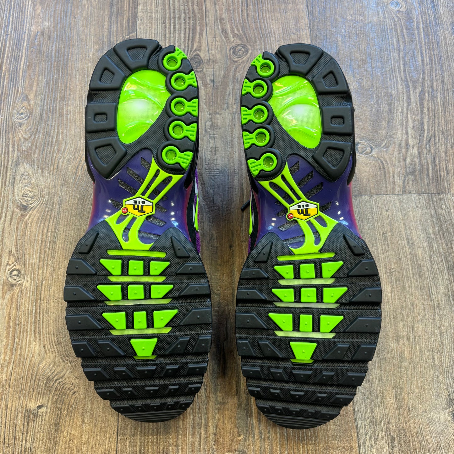 Nike air max plus Tn ( Fire berries ) 2024 (UK 9)
